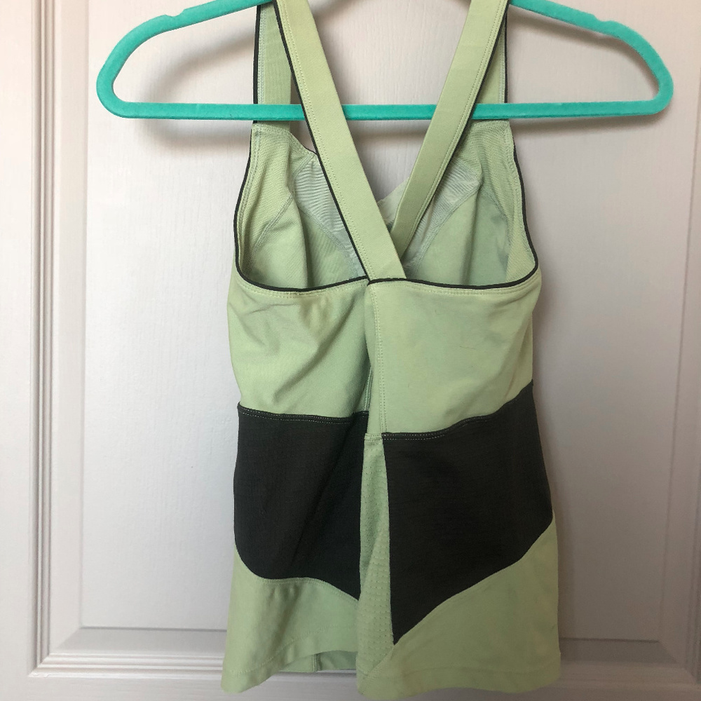 Nike FIT DRY Green Razorback Tank - Picture 2 of 5